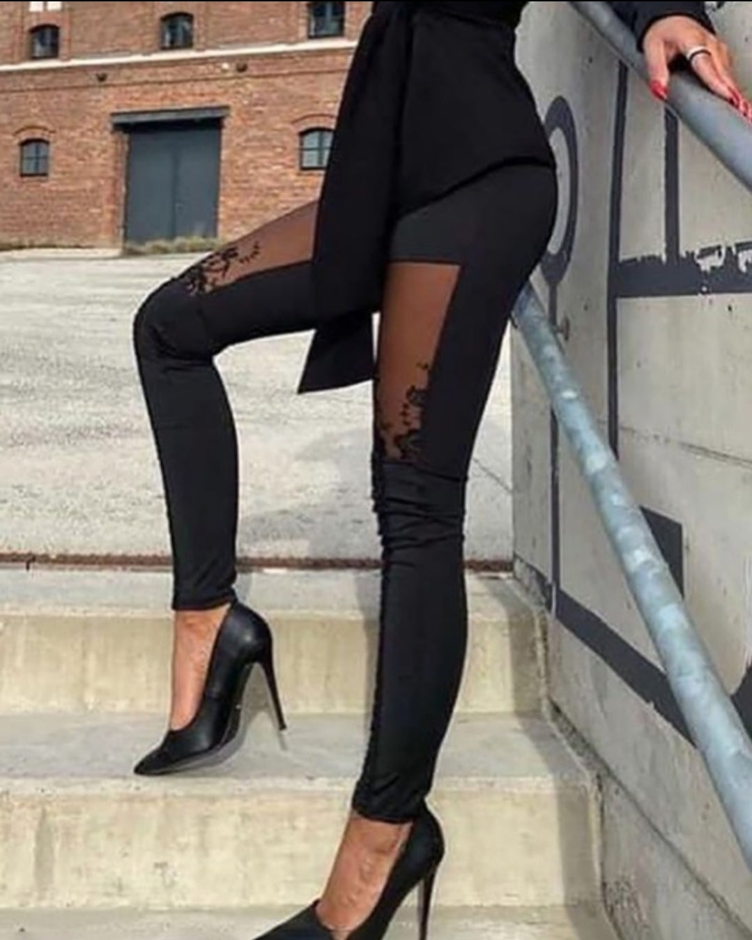 Women's button-up skinny pants
