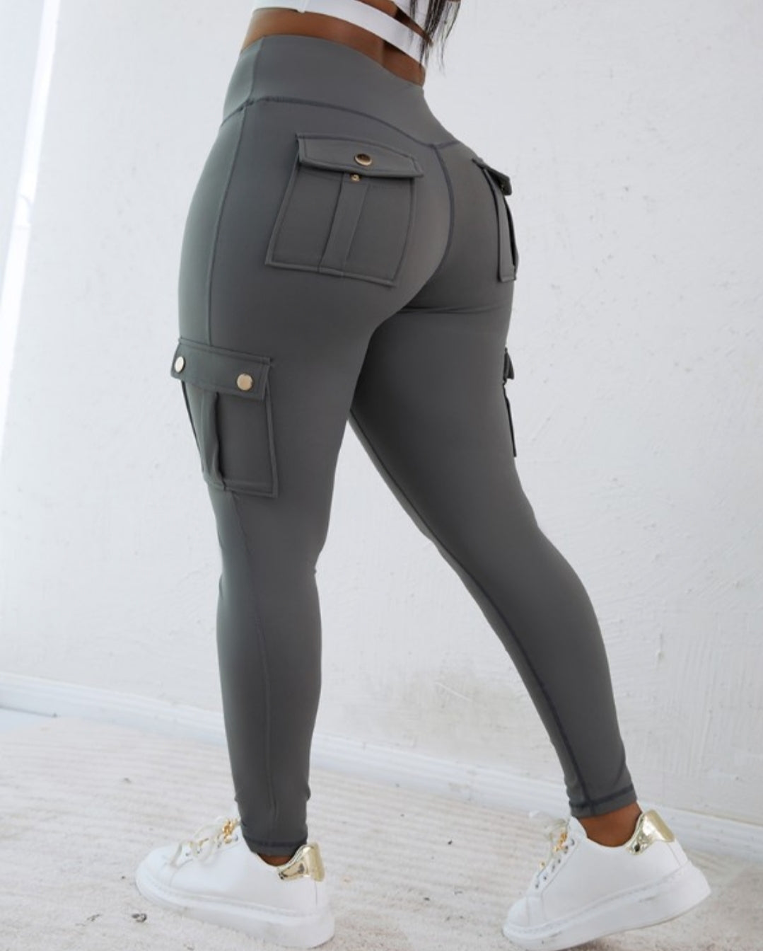 Pantalon skinny boutonné à taille femme