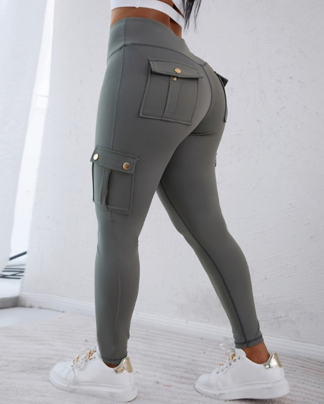 Pantalon skinny boutonné à taille femme