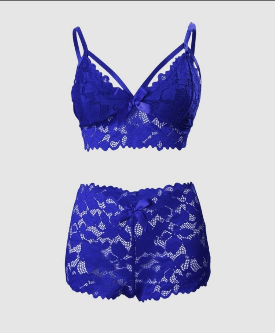 Ensemble de lingerie en dentelle à décor de nœud