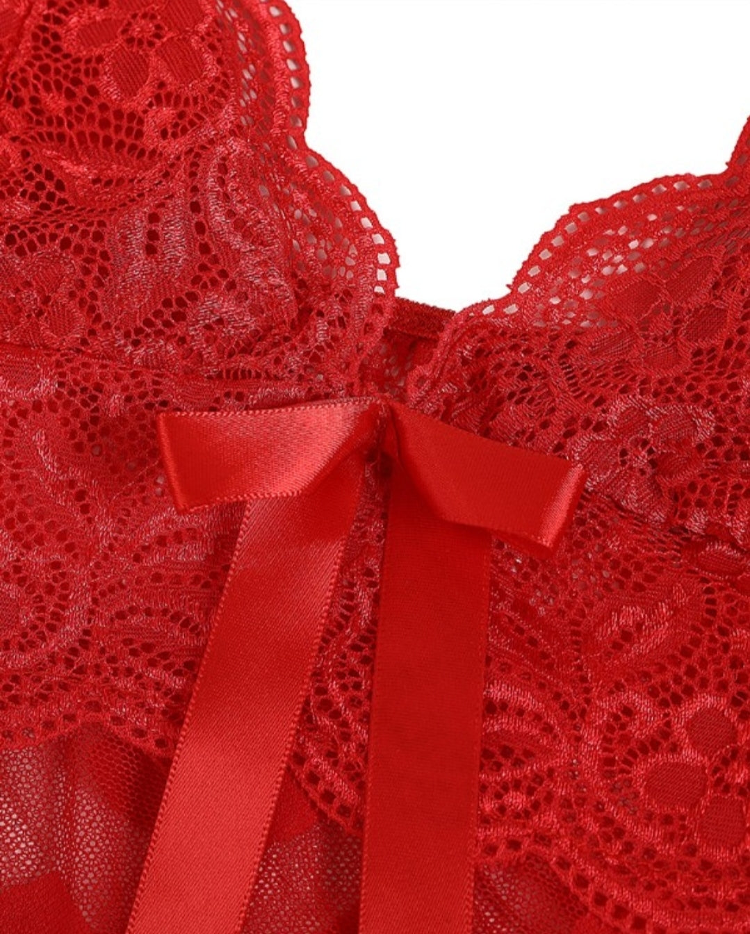 Nuisette en maille transparente flouquée cœur en dentelle contrastante avec string