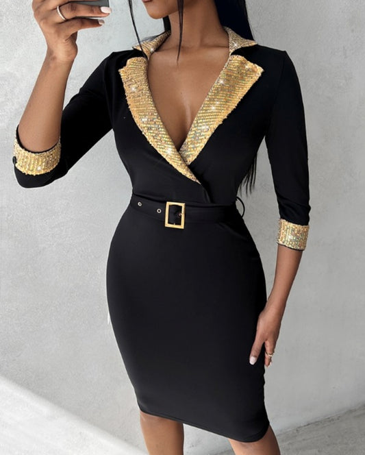 Robe de travail moulante à bretelle et oeillets à sequins contrastants