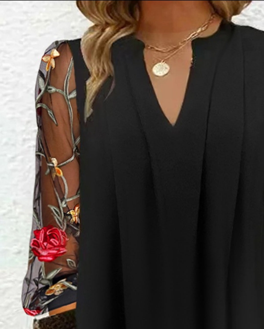 Robe décontractée Froncé à patch en maille brodée de fleurs