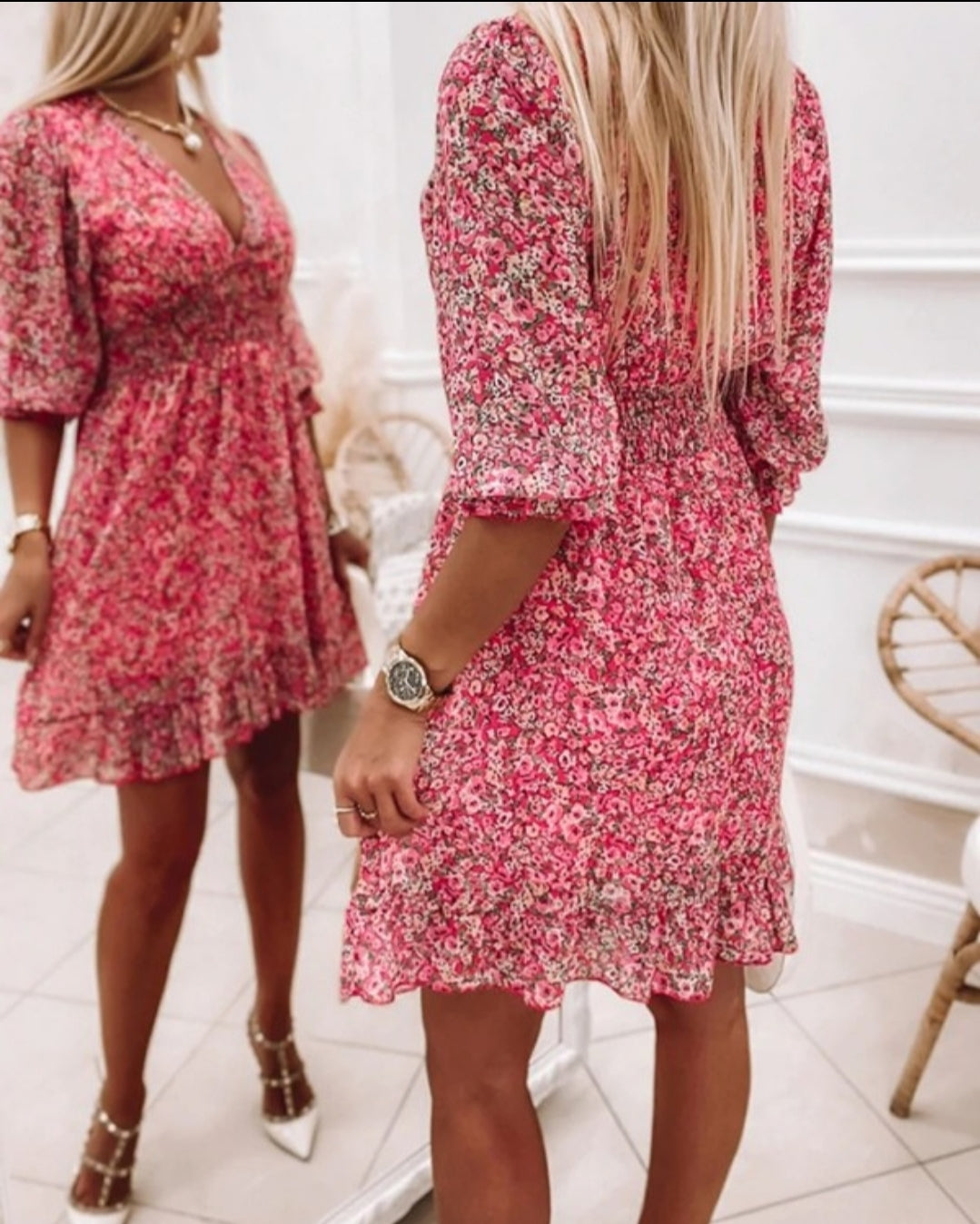 Robe décontractée rose Froncée  à petites fleurs et manches lanterne volants
