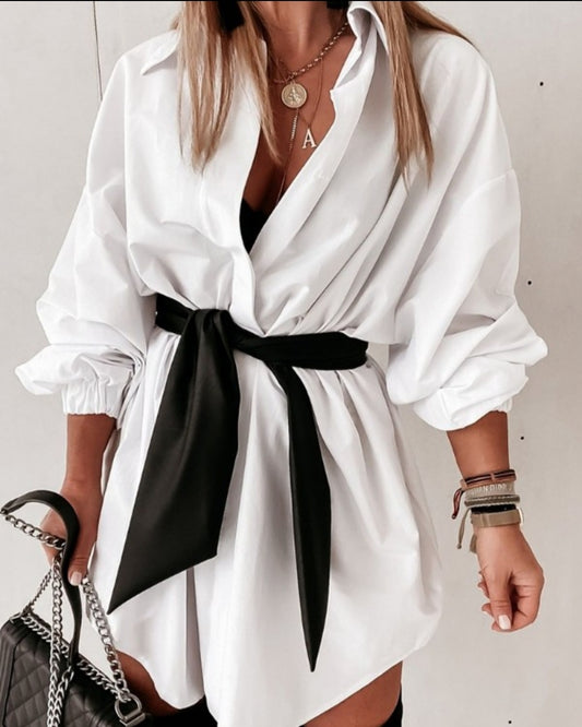 Robe décontractée chemise à manches longues et detail nouée avec ceinture