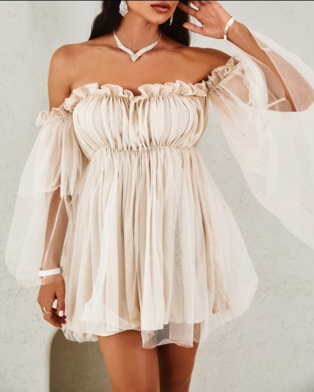 Robe décontractée trapèze en maille transparente à épaules dénudées et volants