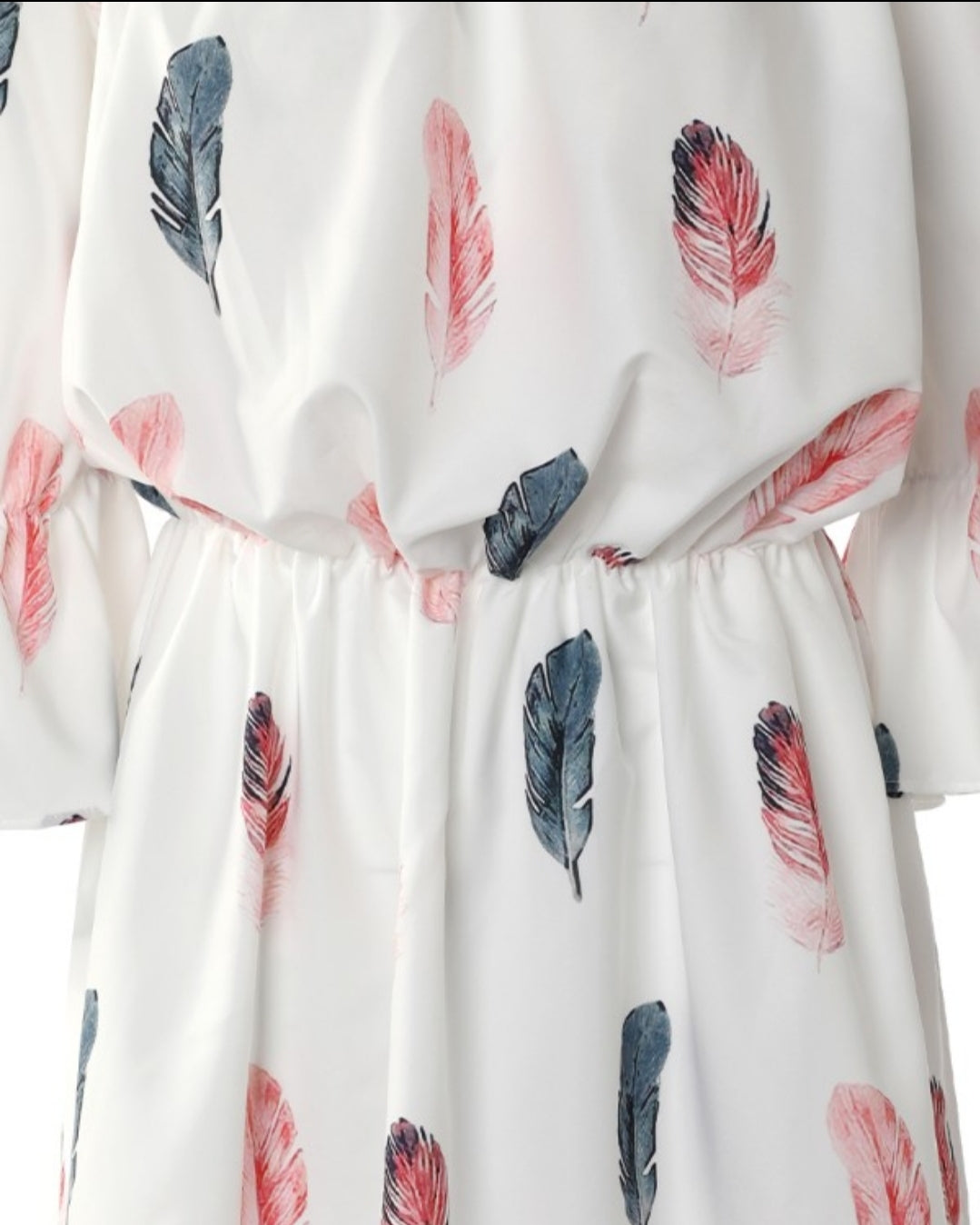 Robe décontractée à manches cloche et épaules dénudées à imprimé plumes