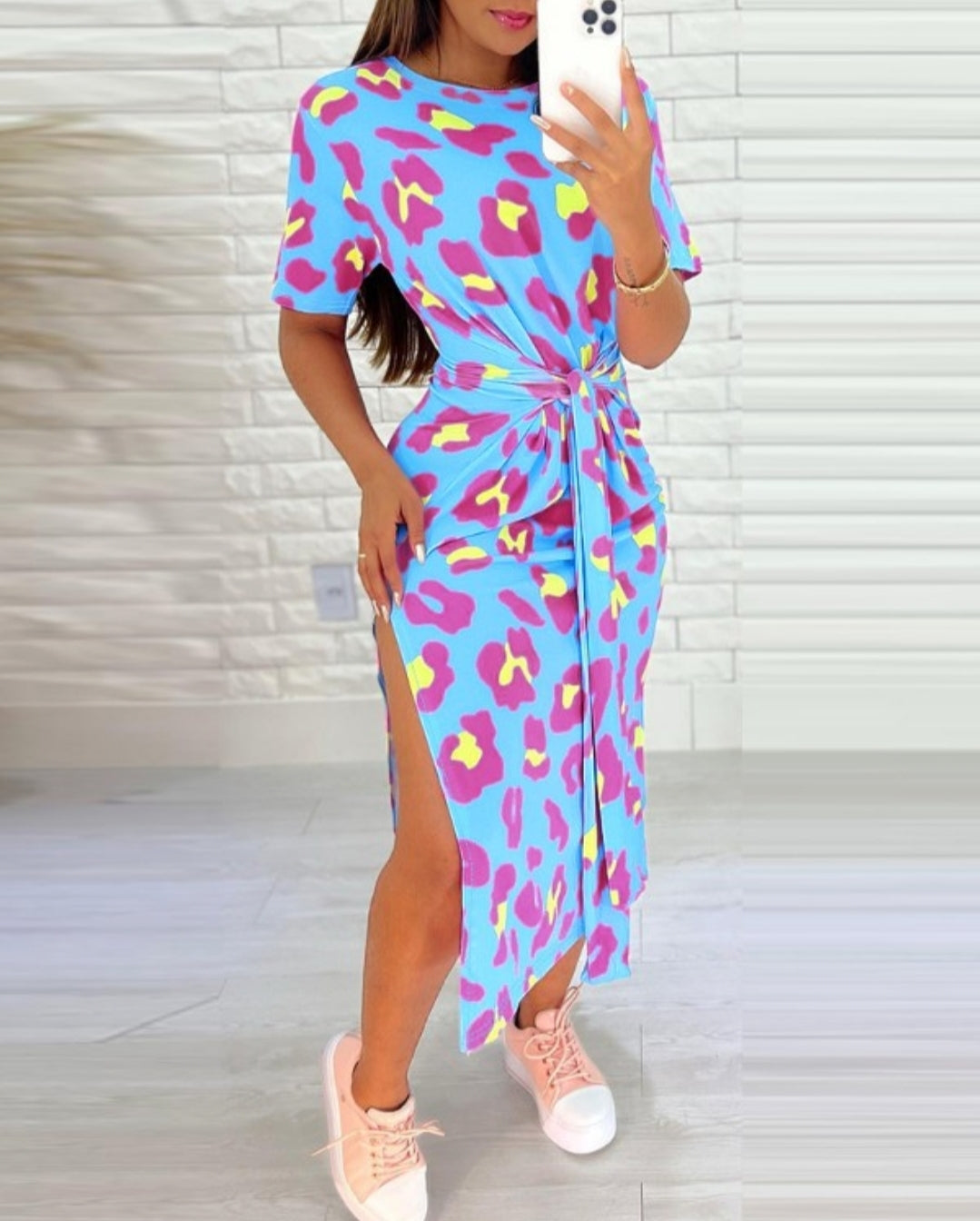 Robe décontractée fendue à imprimé léopard rose
