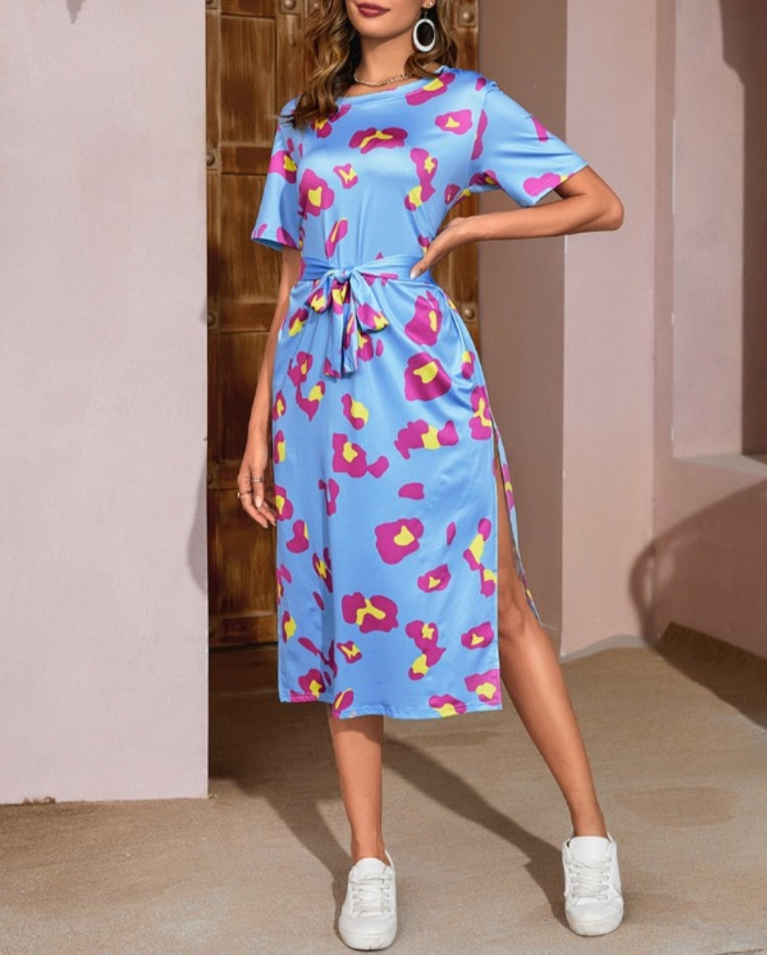 Robe décontractée fendue à imprimé léopard rose