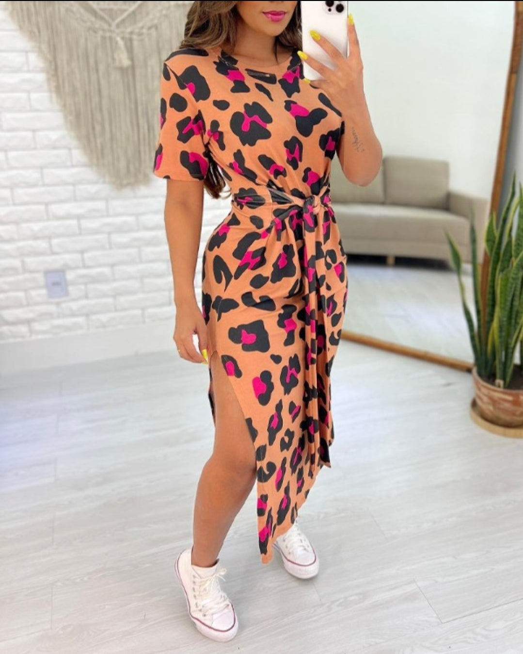 Robe décontractée fendue à imprimé léopard rose