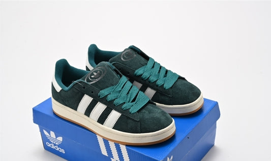 Les baskets Adidas Campus allient un style intemporel à un confort supérieur.
 design classique, pas cher. Le moins cher.