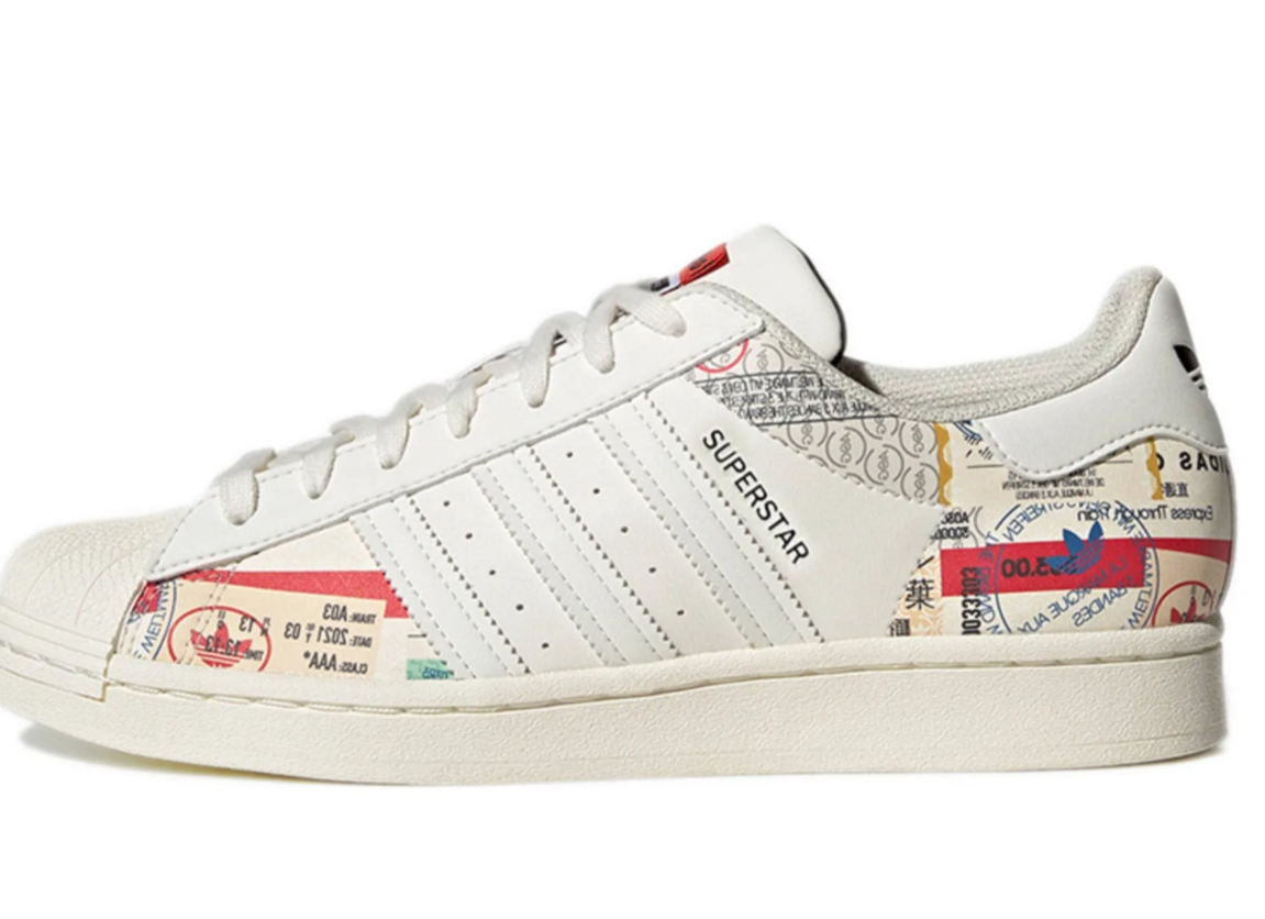 Les baskets Adidas Originals Superstar allient style rétro et confort moderne. Leur silhouette classique à bout et leur emblématique.