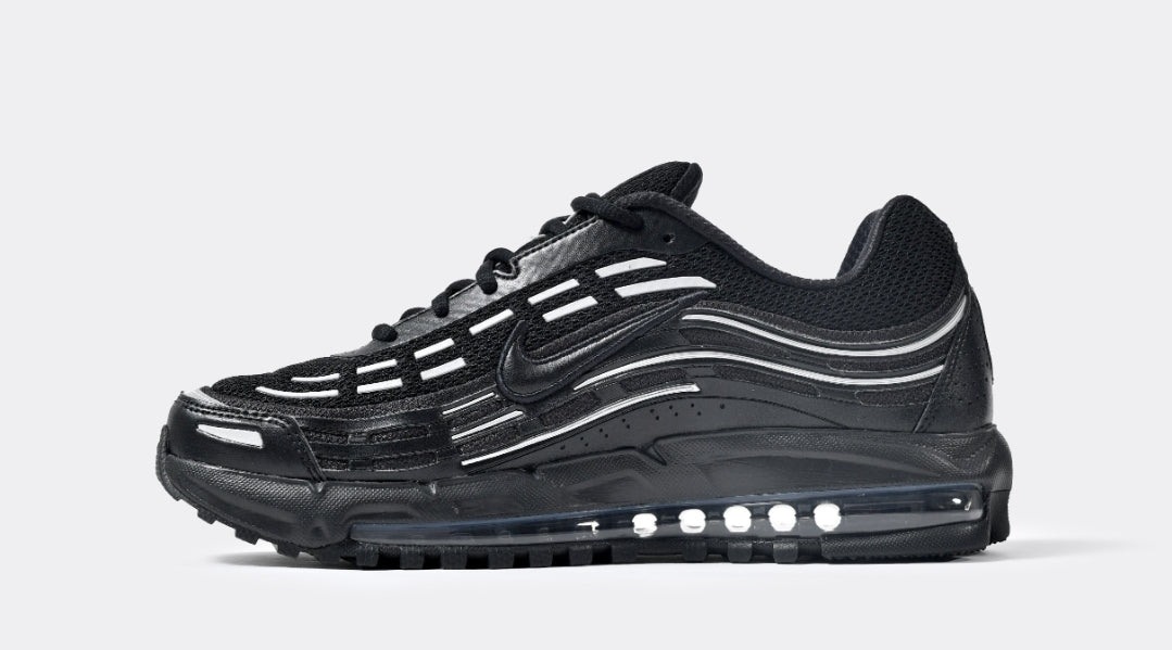 Les baskets Nike Air Max TL 2.5 X COMME DES GARÇONS offrent un style audacieux et une performance fonctionnelle. Pas cher.  Le moins cher 