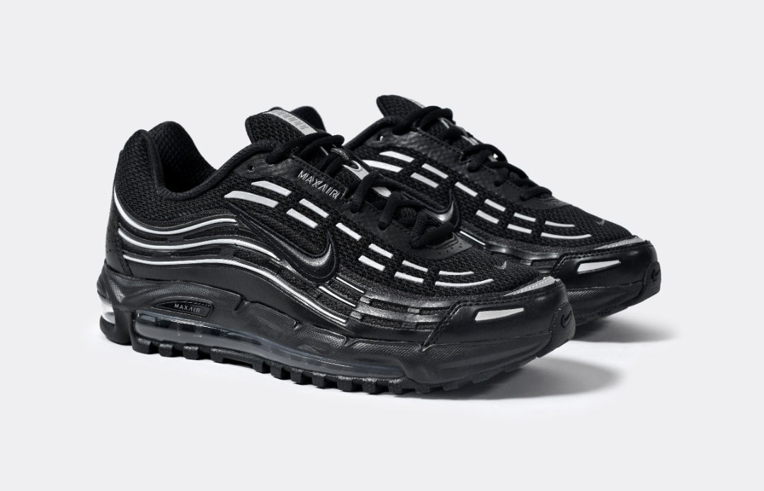 Les baskets Nike Air Max TL 2.5 X COMME DES GARÇONS offrent un style audacieux et une performance fonctionnelle. Pas cher.  Le moins cher 