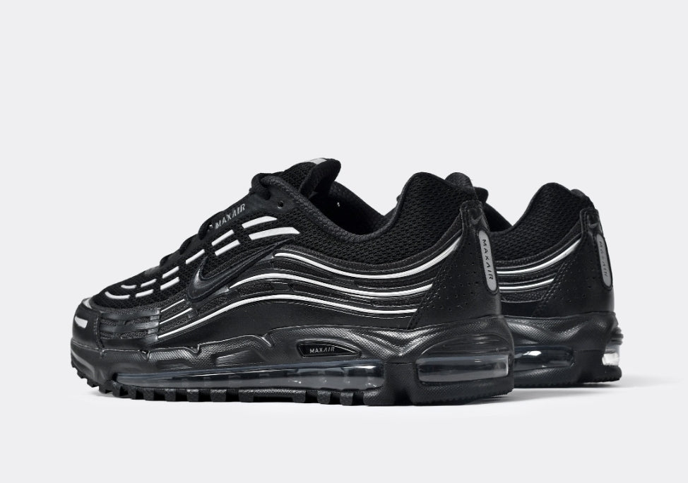 Les baskets Nike Air Max TL 2.5 X COMME DES GARÇONS offrent un style audacieux et une performance fonctionnelle. Pas cher.  Le moins cher 