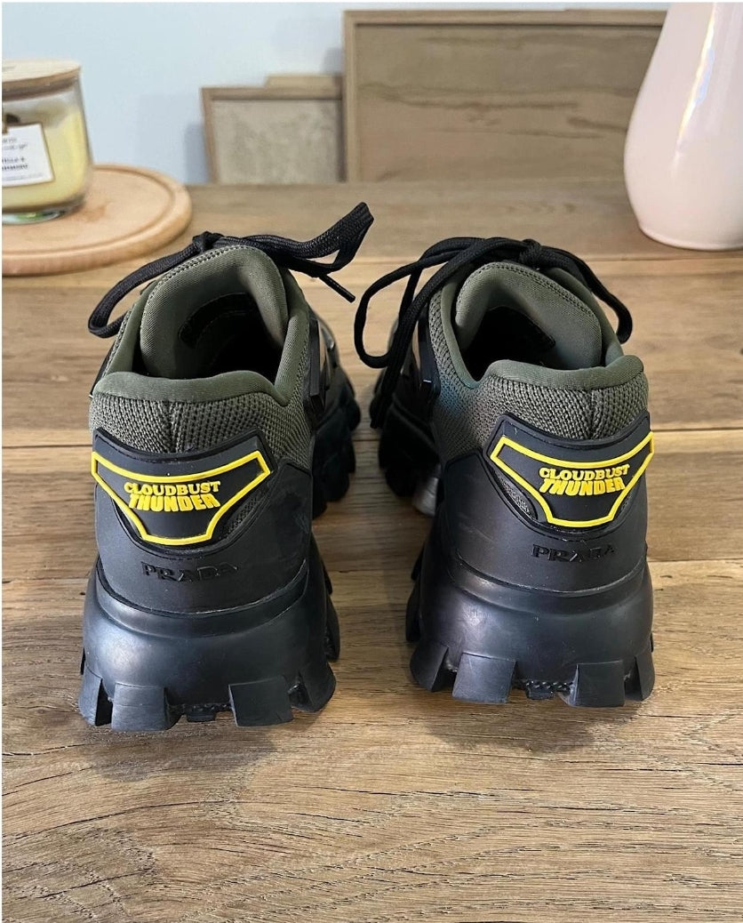 Les baskets Prada incarnent un style emblématique et une sophistication britannique.

 leur design raffiné. Pas cher. Le moins cher. 