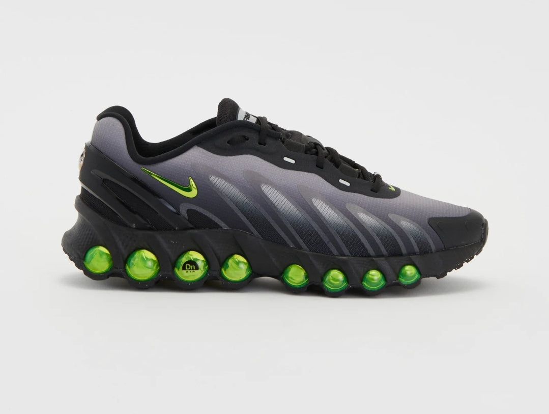 Les baskets Nike Air Max DN8 combinent innovation et design moderne pour offrir un style dynamique et une performance inégalée.pas cher . Le moins cher.