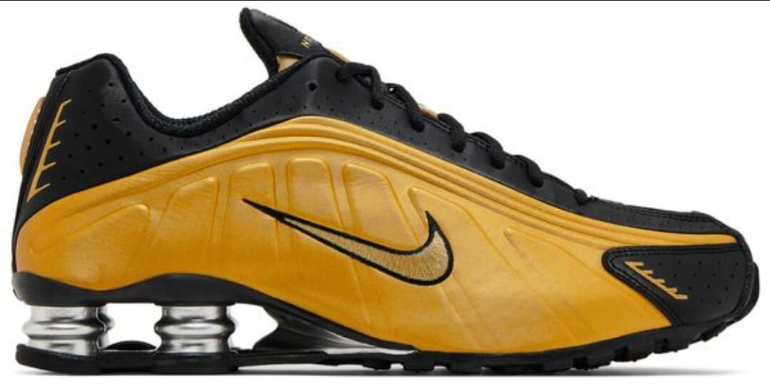 Les baskets Nike Shox R4 combinent style audacieux et innovation technologique exceptionnel et indispensable. Pas Cher. Le moins cher.