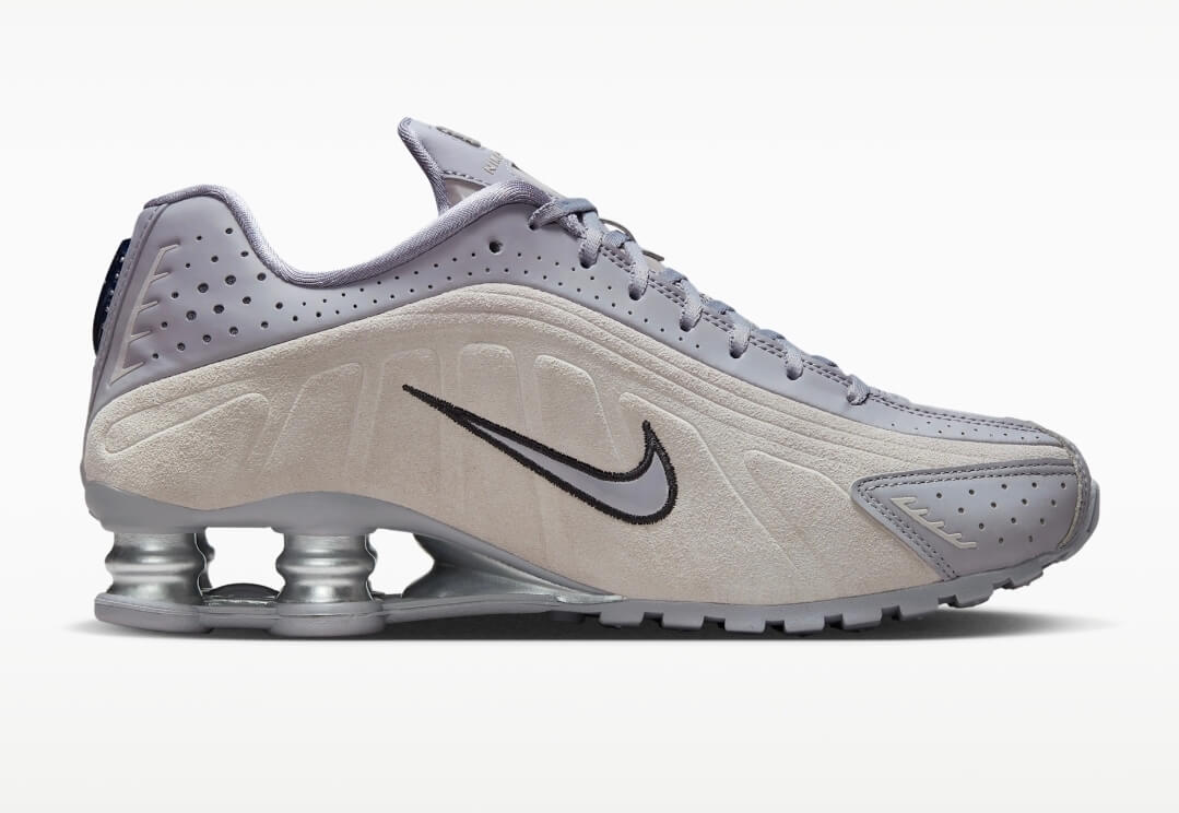 Les baskets Nike Shox R4 combinent style audacieux et innovation technologique exceptionnel et indispensable. Pas Cher. Le moins cher.