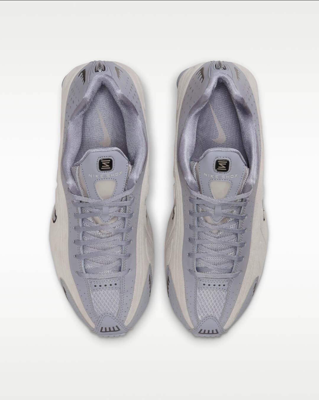 Les baskets Nike Shox R4 combinent style audacieux et innovation technologique exceptionnel et indispensable. Pas Cher. Le moins cher.