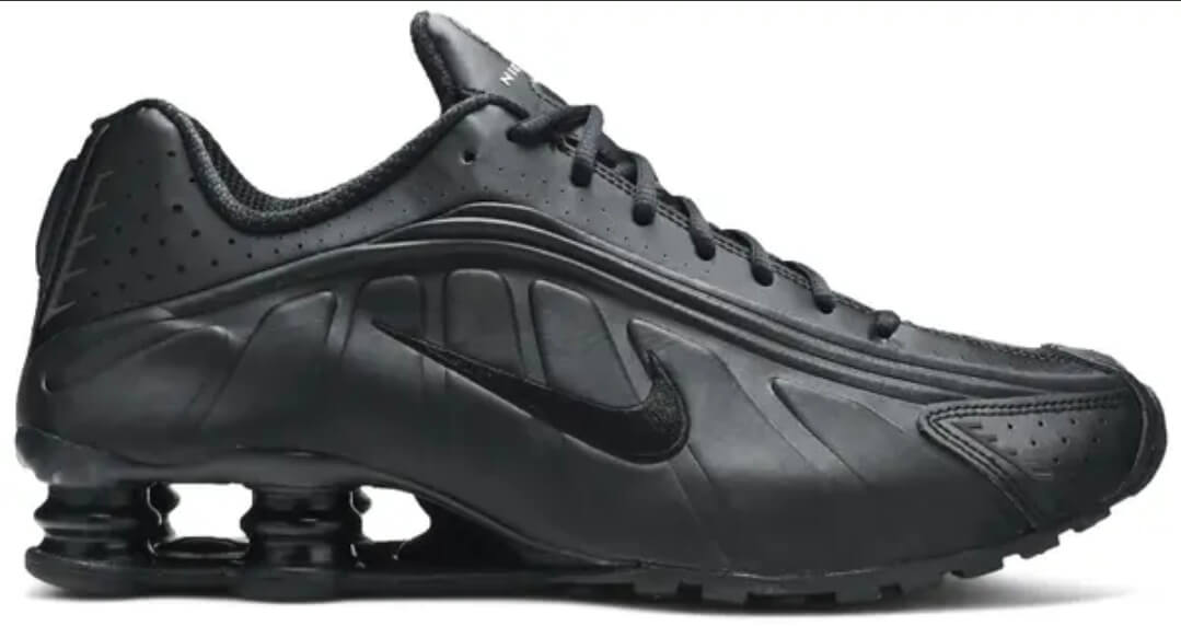 Les baskets Nike Shox R4 combinent style audacieux et innovation technologique exceptionnel et indispensable. Pas Cher. Le moins cher.