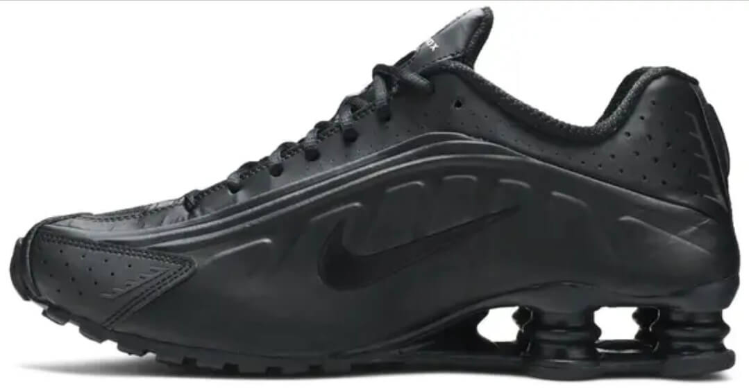 Les baskets Nike Shox R4 combinent style audacieux et innovation technologique exceptionnel et indispensable. Pas Cher. Le moins cher.