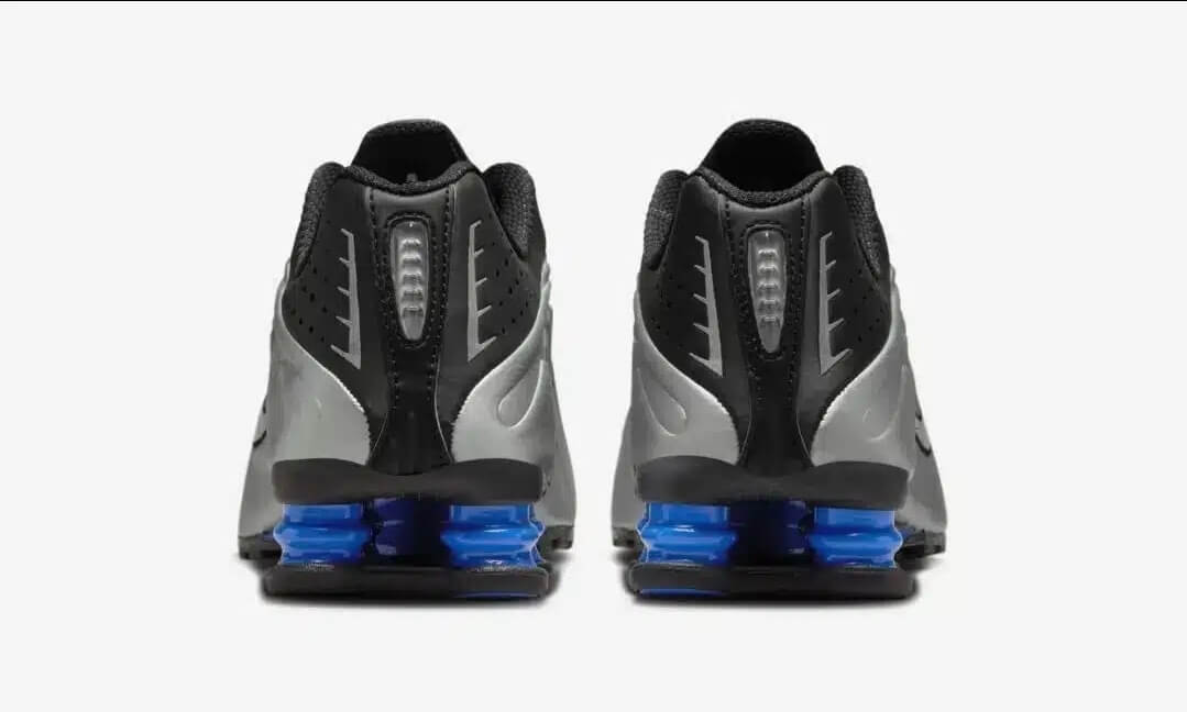 Les baskets Nike Shox R4 combinent style audacieux et innovation technologique exceptionnel et indispensable. Pas Cher. Le moins cher.
