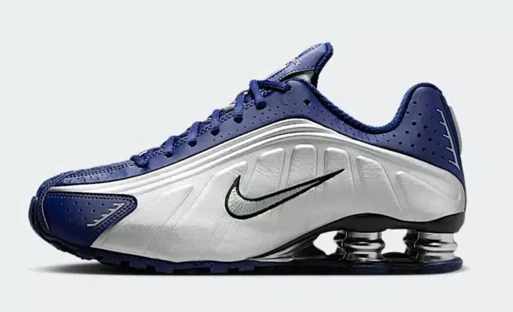 Les baskets Nike Shox R4 combinent style audacieux et innovation technologique exceptionnel et indispensable. Pas Cher. Le moins cher.