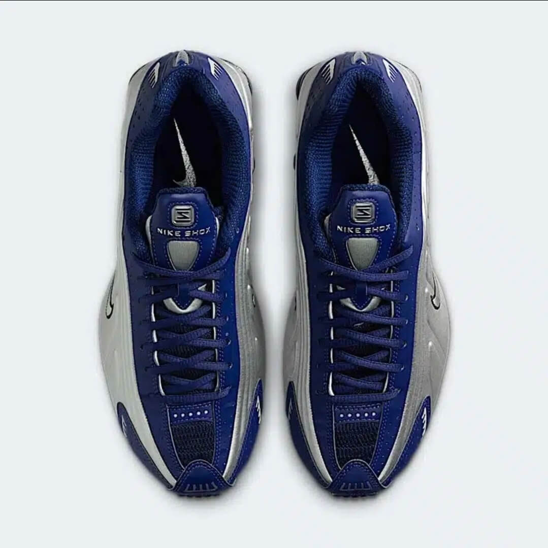 Les baskets Nike Shox R4 combinent style audacieux et innovation technologique exceptionnel et indispensable. Pas Cher. Le moins cher.