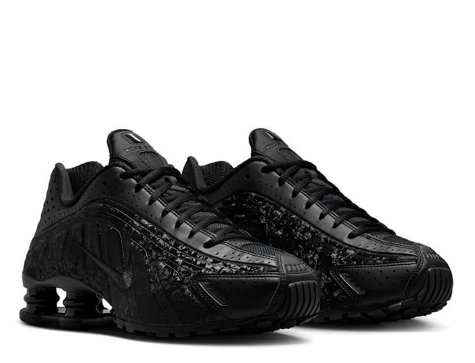 Les baskets Nike Shox R4 combinent style audacieux et innovation technologique exceptionnel et indispensable. Pas Cher. Le moins cher.