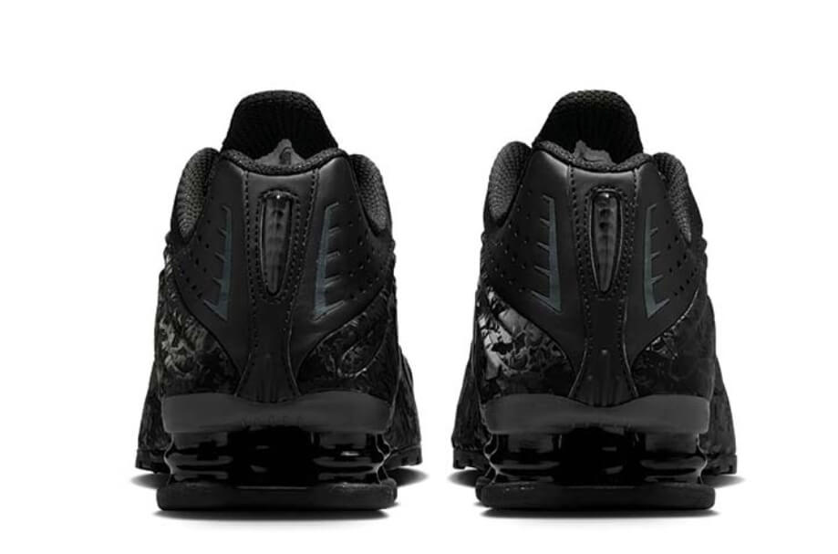 Les baskets Nike Shox R4 combinent style audacieux et innovation technologique exceptionnel et indispensable. Pas Cher. Le moins cher.