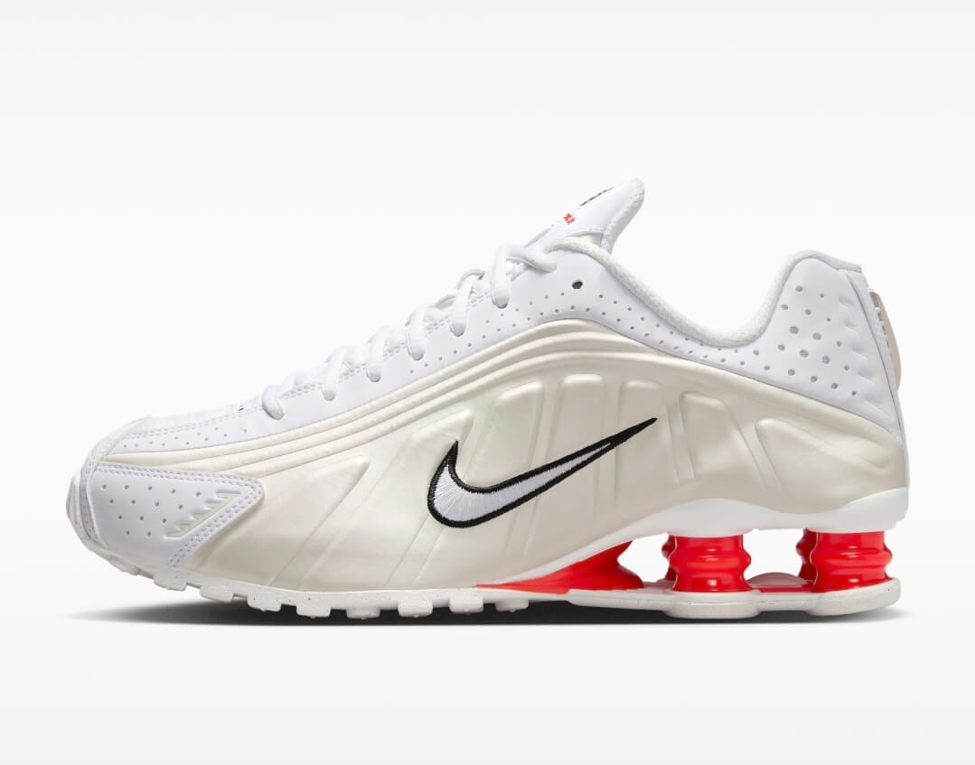 Les baskets Nike Shox R4 combinent style audacieux et innovation technologique exceptionnel et indispensable. Pas Cher. Le moins cher.