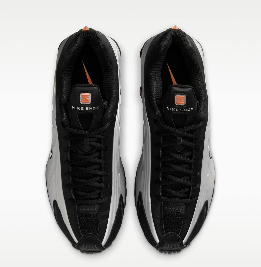 Les baskets Nike Shox R4 combinent style audacieux et innovation technologique exceptionnel et indispensable. Pas Cher. Le moins cher.