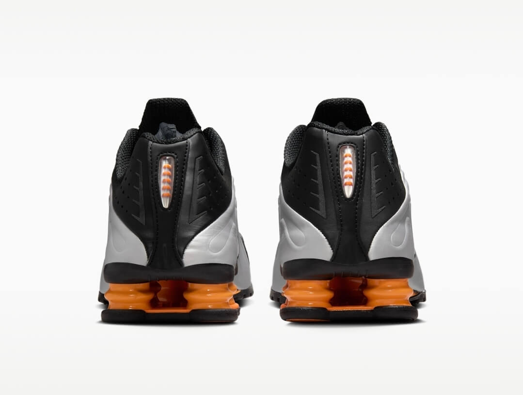 Les baskets Nike Shox R4 combinent style audacieux et innovation technologique exceptionnel et indispensable. Pas Cher. Le moins cher.