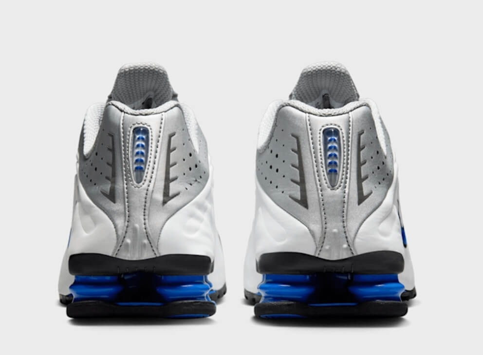 Les baskets Nike Shox R4 combinent style audacieux et innovation technologique exceptionnel et indispensable. Pas Cher. Le moins cher.