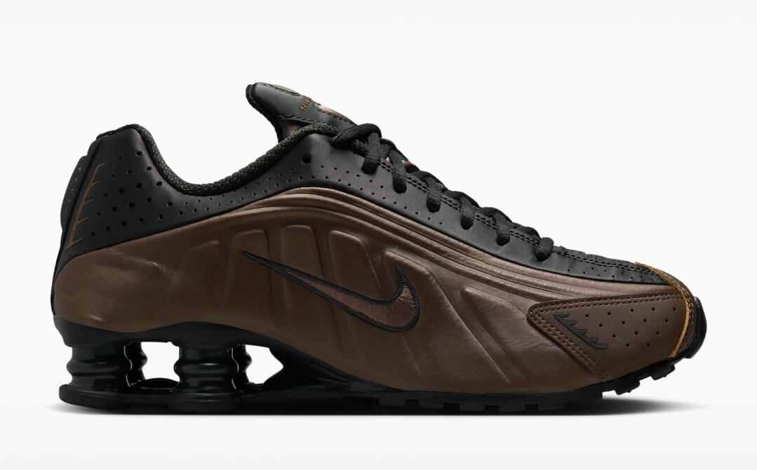 Les baskets Nike Shox R4 combinent style audacieux et innovation technologique exceptionnel et indispensable. Pas Cher. Le moins cher.