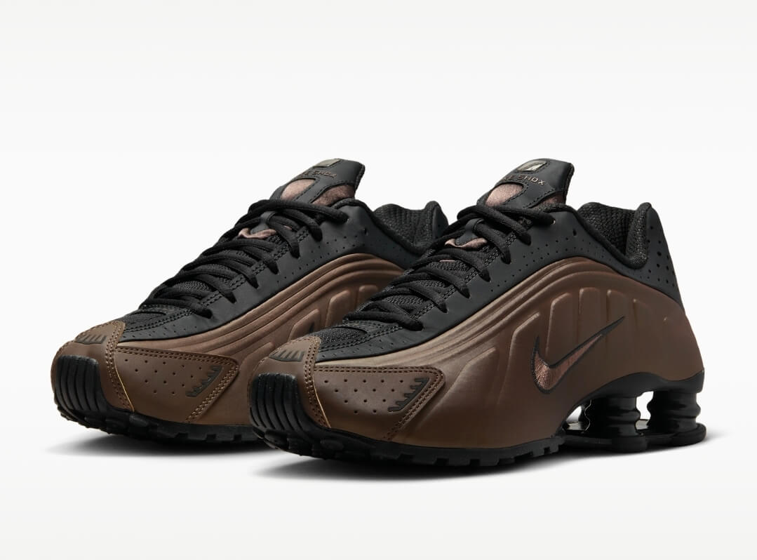 Les baskets Nike Shox R4 combinent style audacieux et innovation technologique exceptionnel et indispensable. Pas Cher. Le moins cher.