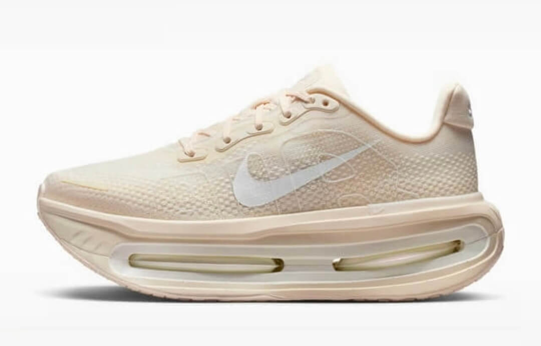 Découvrez les baskets Nike Vomero Premium, alliant confort et performance au quotidien. Faites chaque pas avec une douceur exceptionnelle !
