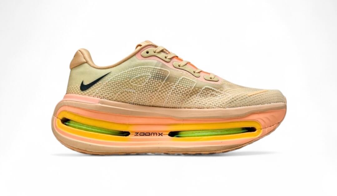 Découvrez les baskets Nike Vomero Premium, alliant confort et performance au quotidien. Faites chaque pas avec une douceur exceptionnelle !