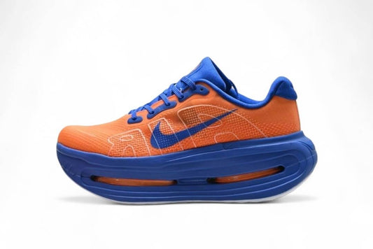Découvrez les baskets Nike Vomero Premium, alliant confort et performance au quotidien. Faites chaque pas avec une douceur exceptionnelle !