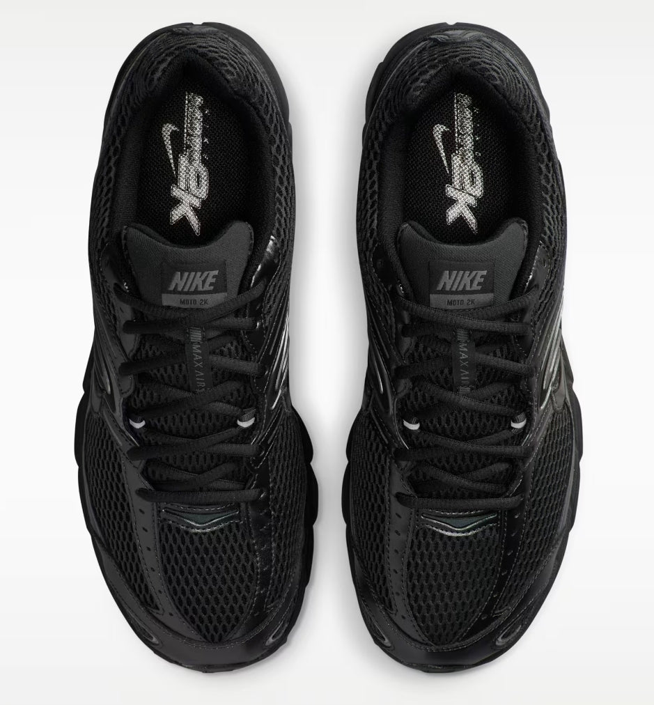 Découvrez les Baskets Nike Moto 2K, alliant design rétro et confort optimal. Parfaites pour les fans de streetwear et le quotidien. ❤️