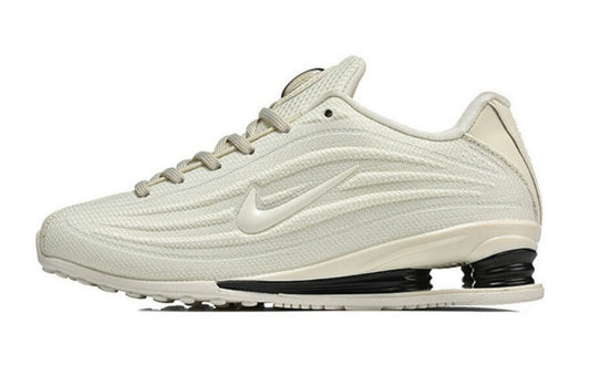 Les baskets Nike Shox NZ combinent style et performance pour les amateurs de mode et les athlètes.pas cher. Le moins cher.