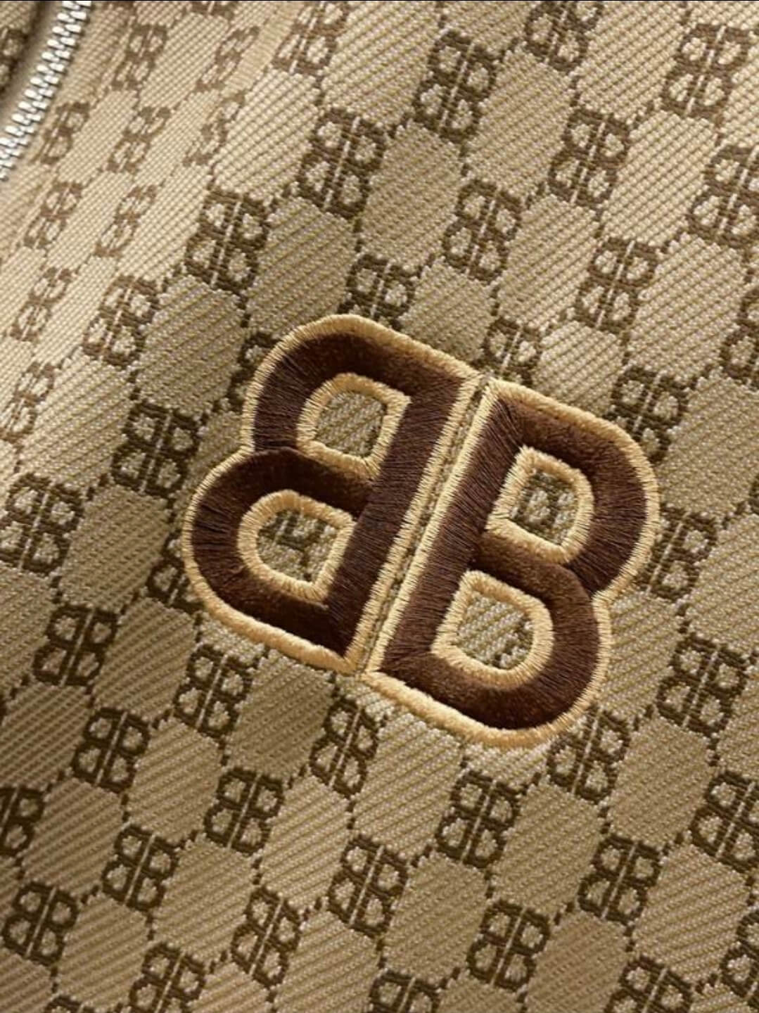 Les ensembles survêtement Balenciaga allient performance et style. Leur design avant-gardiste et leur qualité supérieure. Pas cher. Le moins cher.