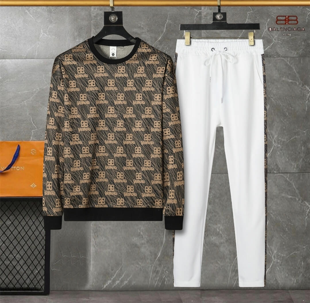 Les ensembles survêtement Balenciaga allient performance et style. Leur design avant-gardiste et leur qualité supérieure. Pas cher. Le moins cher.