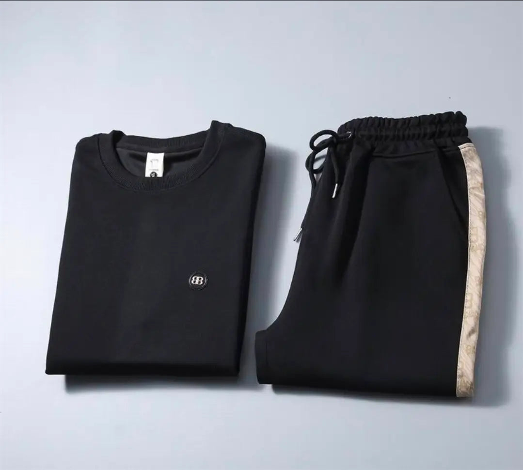 Les ensembles survêtement Balenciaga allient performance et style. Leur design avant-gardiste et leur qualité supérieure. Pas cher. Le moins cher.