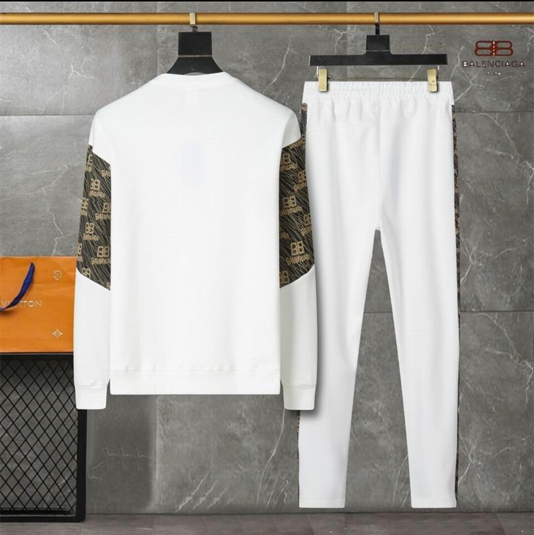 Les ensembles survêtement Balenciaga allient performance et style. Leur design avant-gardiste et leur qualité supérieure. Pas cher. Le moins cher.