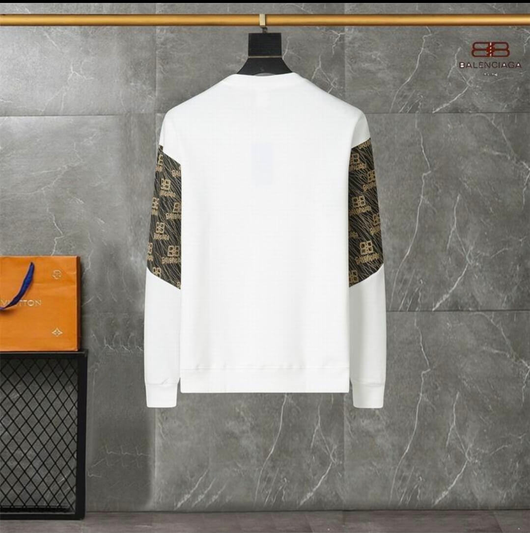 Les ensembles survêtement Balenciaga allient performance et style. Leur design avant-gardiste et leur qualité supérieure. Pas cher. Le moins cher.