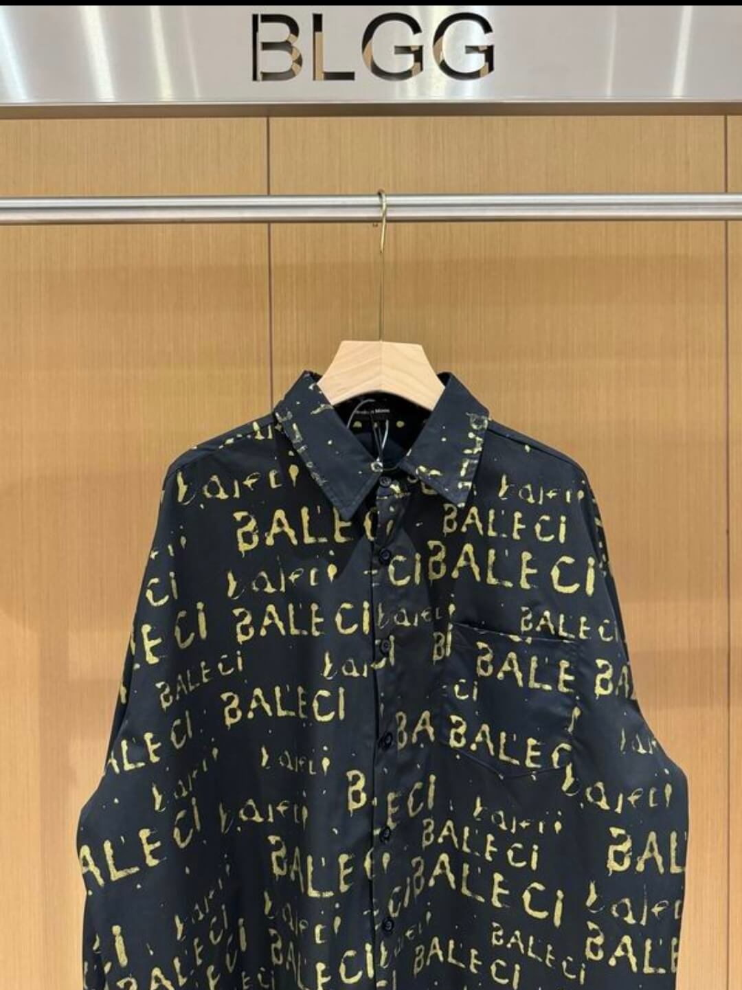 Les ensembles survêtement Balenciaga allient performance et style. Leur design avant-gardiste et leur qualité supérieure. Pas cher. Le moins cher.