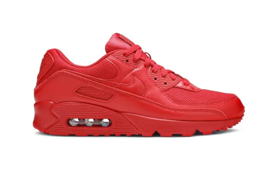 Découvrez l'élégance minimaliste des Baskets Nike Air Max 90 triple red. Un look monochrome parfait pour les journées ensoleillées ! 🌞