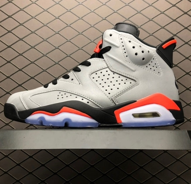 Les  baskets Air Jordan 6 Retro "Pantone" Femme permettent de personnaliser votre style tout en bénéficiant d’un confort supérieur.